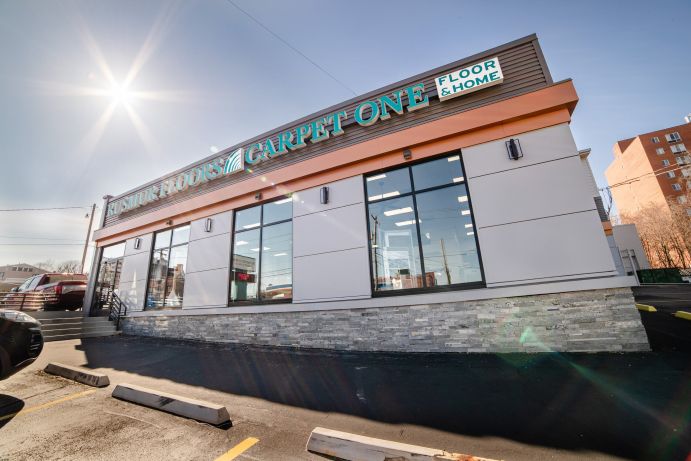 Bridgeville storefront, Rusmur Floors 